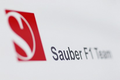 Новая машина Sauber появится на трассе за пять дней до тестов