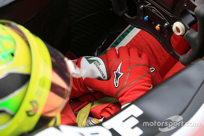 Mick Schumacher dobogós lett a második versenyen Indiában