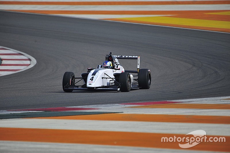 Mick Schumacher ütközött, így Newey nyert