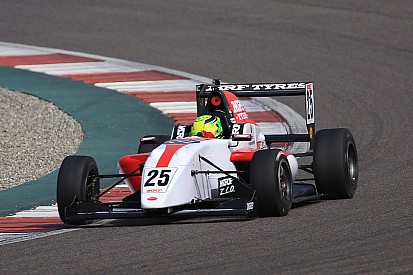 MRF - Mick Schumacher gagne deux fois, puis s'accroche