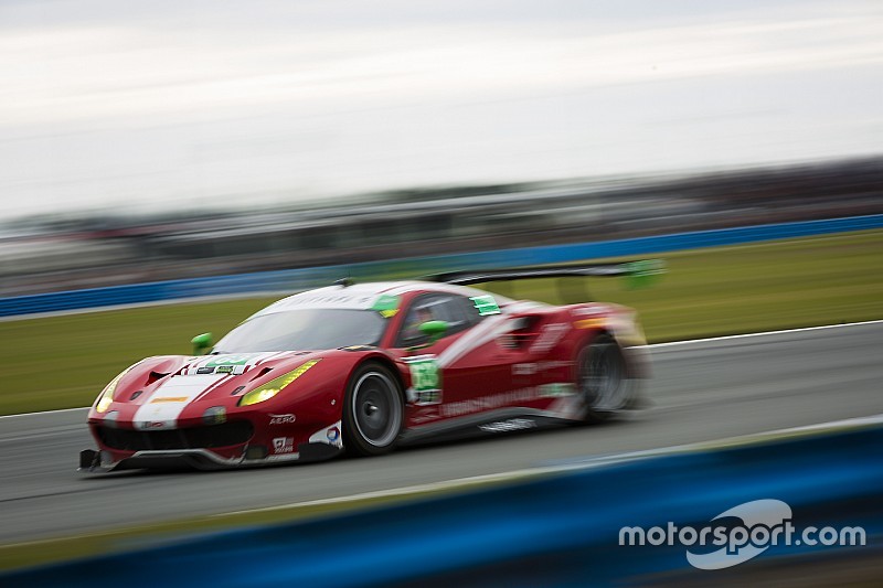 Daytona 24: A dos horas del final, pelea cerrada en todos los frentes