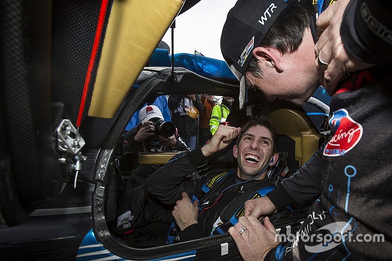 Taylor na controversiële winst op Daytona: “Ik zag een gaatje en ging ervoor”