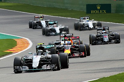 Des F1 encore plus lourdes que prévu en 2017