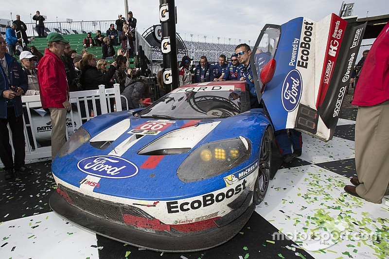 A teljes Ford GT osztag rajthoz áll a 2017-es Le Mans 24 órás futamon