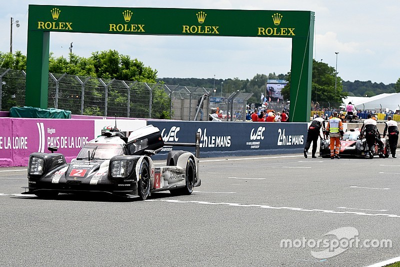 #2 Porsche Team Porsche 919 Hybrid: Romain Dumas, Neel Jani, Marc Lieb