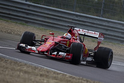 Ferrari participa de teste para pneus em pista molhada