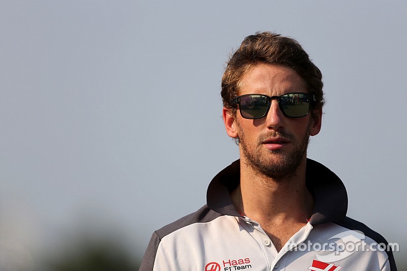 Grosjean apresenta capacete para temporada 2017