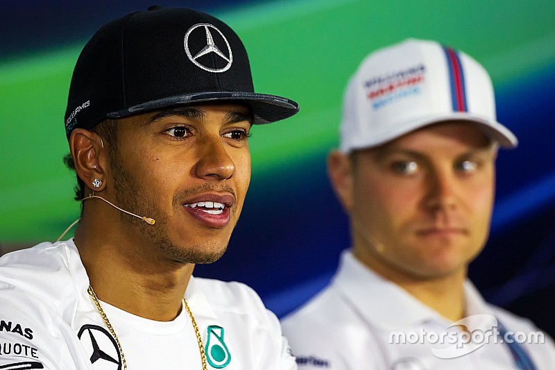 Lewis Hamilton et Valtteri Bottas lors de la conférence de presse FIA