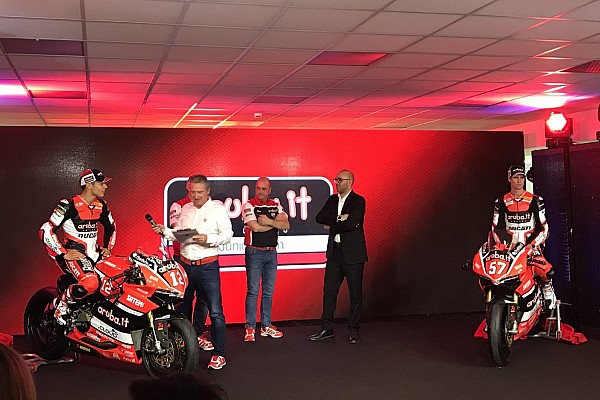 Il team Aruba Junior con Rinaldi e Jones per vincere il titolo sfuggito nel 2016