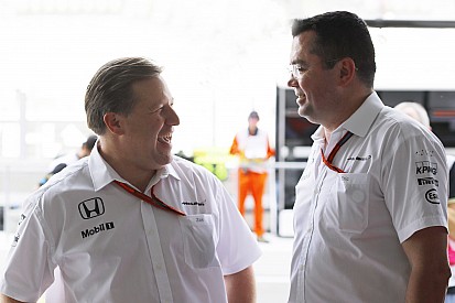 Boullier anuncia "grandes cambios" en el MCL32