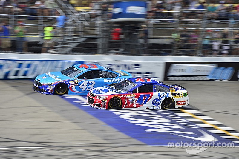 Los pilotos de NASCAR que buscan una nueva oportunidad