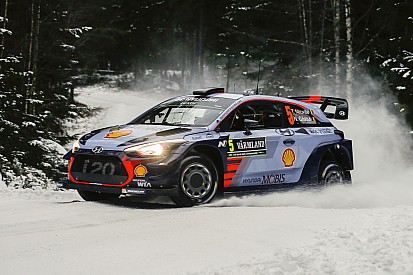 Svezia, PS2: Neuville vince e vola in vetta. Bene Meeke