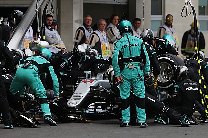 Vídeo: Así son los pit stop con los nuevos neumáticos de F1