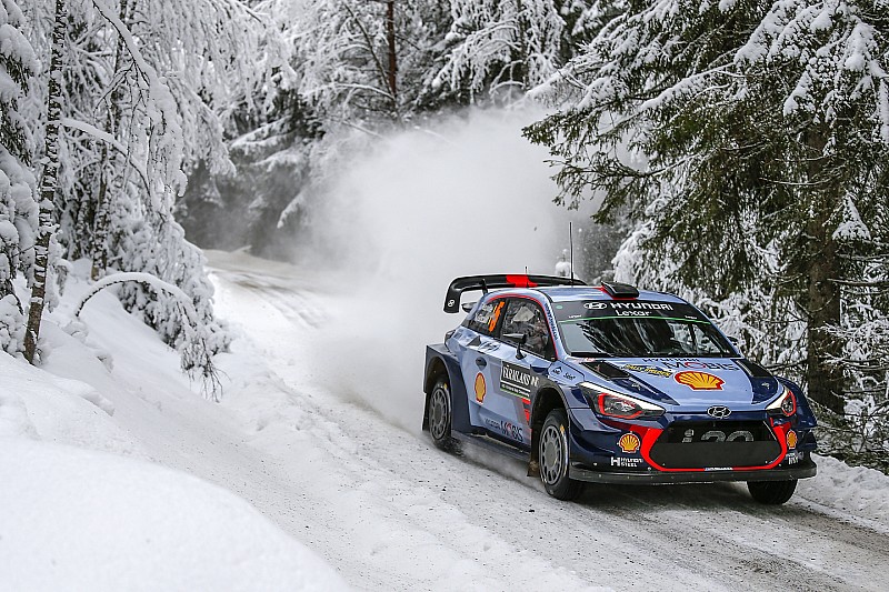 Neuville no se confía a pesar de su ventaja