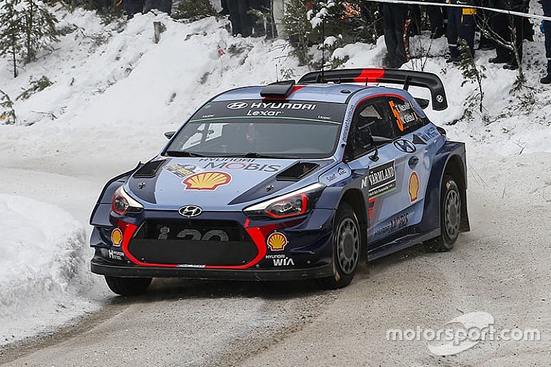 Svezia, PS14: Neuville incrementa il vantaggio. Tanak vede Latvala!