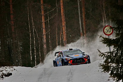 WRC in Schweden: Hyundai-Fahrer Thierry Neuville baut Führung aus