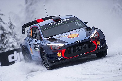 WRC Zweden: Neuville loopt verder uit, Meeke verspeelt kostbare minuten