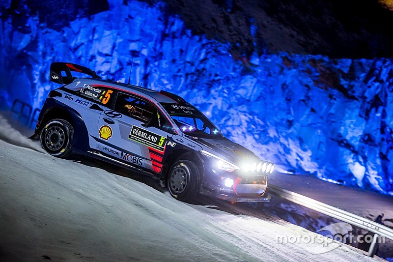 İsveç WRC: Neuville farkı açıyor, Meeke kaza yaptı