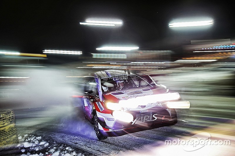İsveç WRC: Neuville kaza yaptı, Latvala liderliğe yükseldi