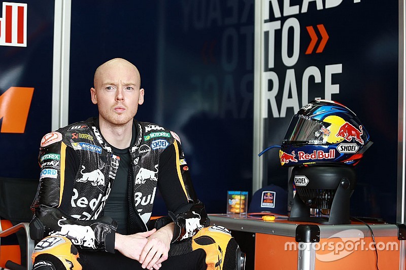 Smith plus à l'aise "pour piloter que pour marcher" après sa blessure