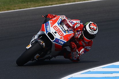 Lorenzo: "La Ducati GP17 evoluta sembra un po' meglio della precedente"
