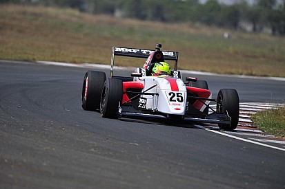 Schumacher lidera las prácticas del MRF Challenge en India