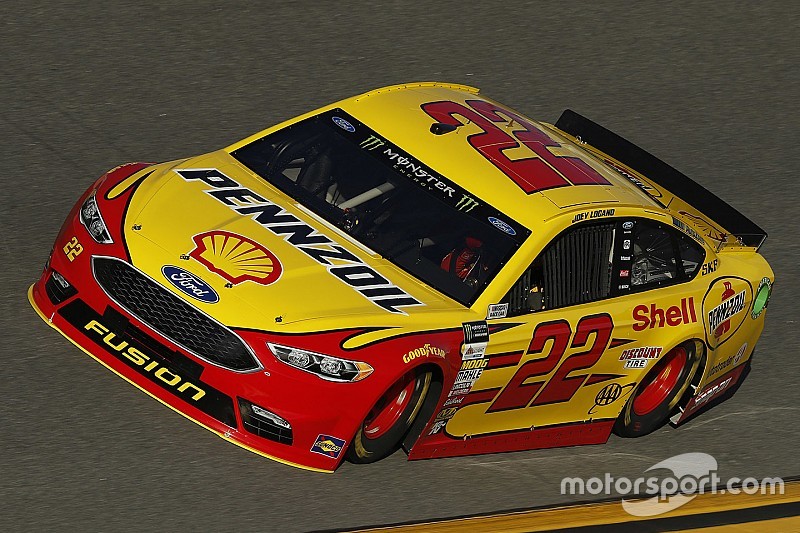 Logano y Ford lideran práctica de Daytona 500