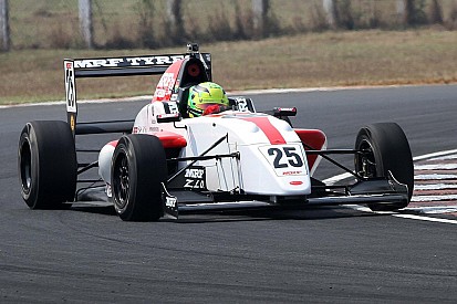MRF Challenge: Newey ismét nyert, Schumacher ütközött