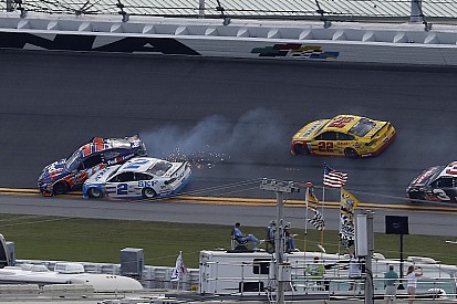 NASCAR-Clash in Daytona: Logano siegt nach Unfall in Schlussrunde