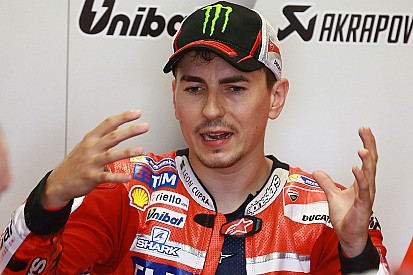 Tanpa winglet, Lorenzo kesulitan menikung di Phillip Island