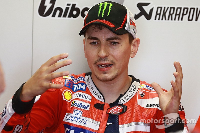 Tanpa winglet, Lorenzo kesulitan menikung di Phillip Island
