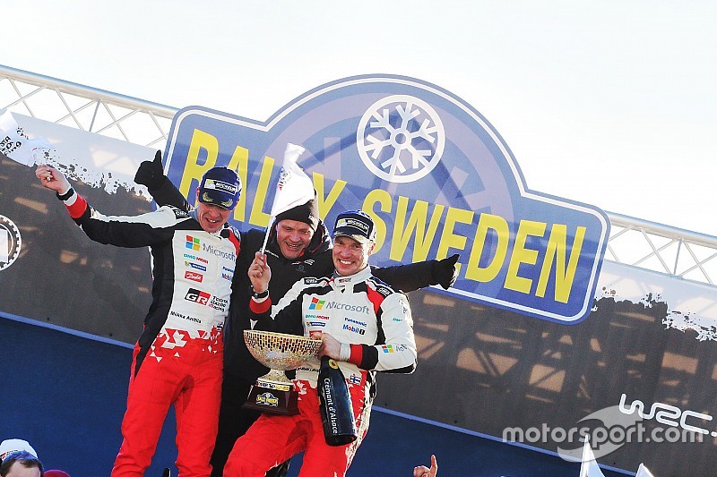 Les vainqueurs Jari-Matti Latvala, Miikka Anttila, Toyota Racing avec Tommi Makinen