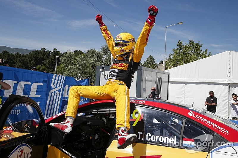 Minden ugyanaz: Coronel 2017-ben is a WTCC mezőnyében!