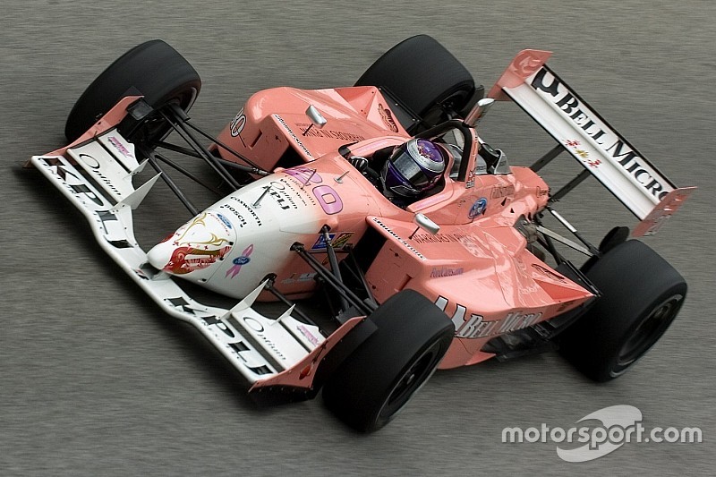 Fotogallery: tutto il rosa del motorsport