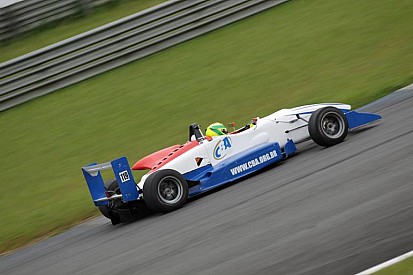 CBA entrega prêmio da F3 ao Campeão Brasileiro de Kart