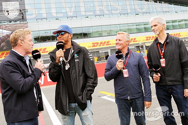 Simon Lazenby, Sky Sports F1 TV Presentador; Lewis Hamilton, Mercedes AMG F1; Johnny Herbert, Sky Sp