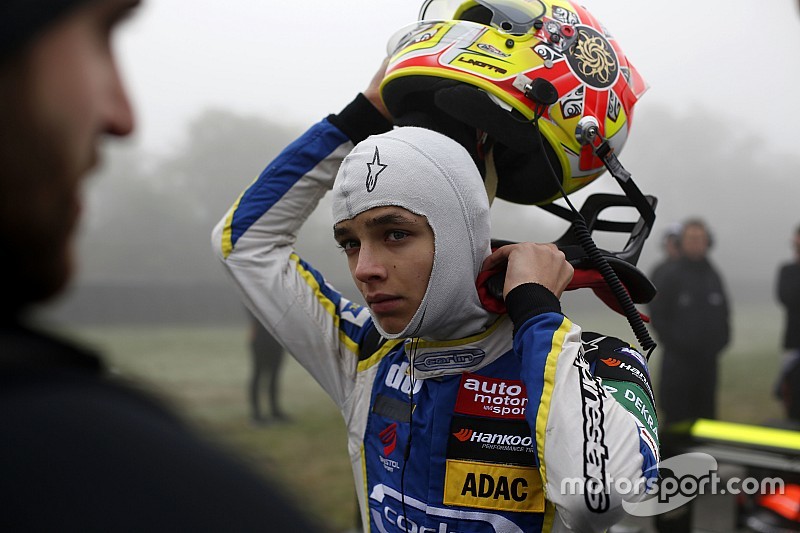 Protegido de McLaren en la cima del primer día de test de F3