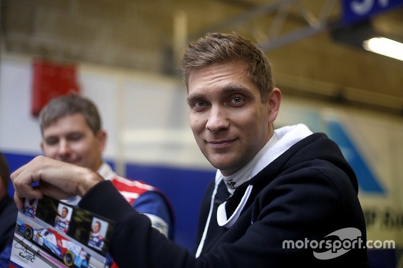 Petrov se aproxima da Manor no Mundial de Endurance