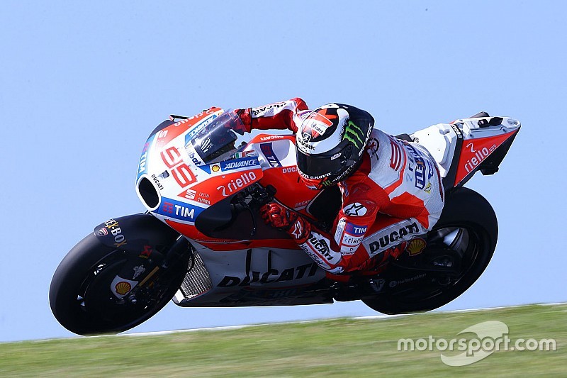 La Ducati completa una giornata di test produttiva a Jerez
