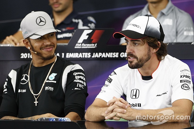 Lewis Hamilton, Mercedes AMG F1 and Fernando Alonso, McLaren in the FIA Press Conference