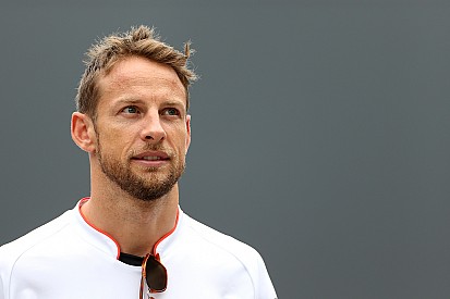 McLaren confirma Button como substituto de Alonso em Mônaco