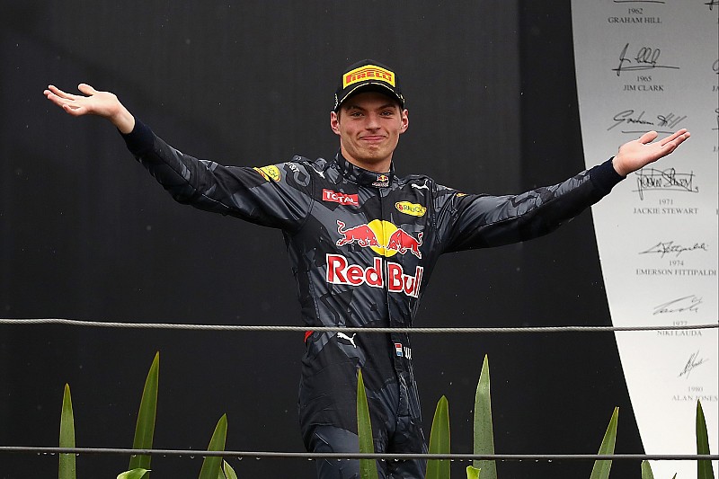 Brilho na pista e polêmicas fora: a trajetória de Verstappen