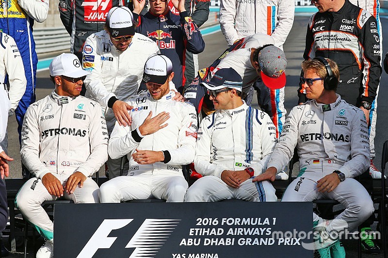 Хэмилтон пожелал Williams и McLaren скорейшего возвращения на вершину