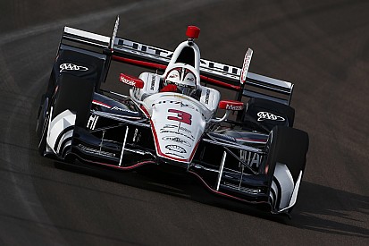 Castroneves firma la sua 49esima pole con il record di Phoenix