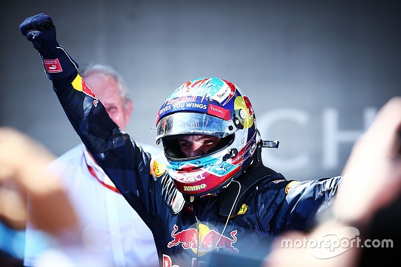 Verstappen jaar na eerste zege: “Denk er niet te veel aan terug”