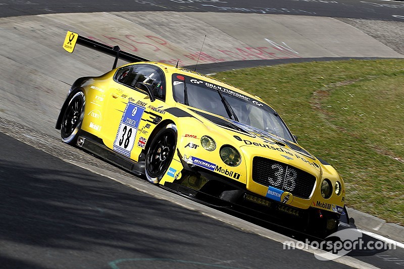 Bentley zet derde auto in tijdens 24 uur Nürburgring