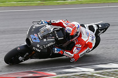 MotoGP: Stoner megint tesztel a Ducatinak