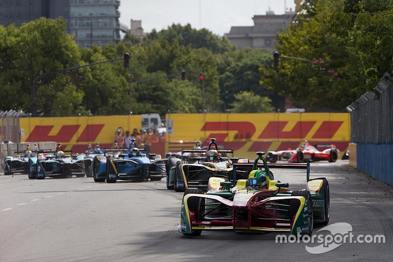 Továbbra is maradnak a bokszkiállások a Formula E-ben