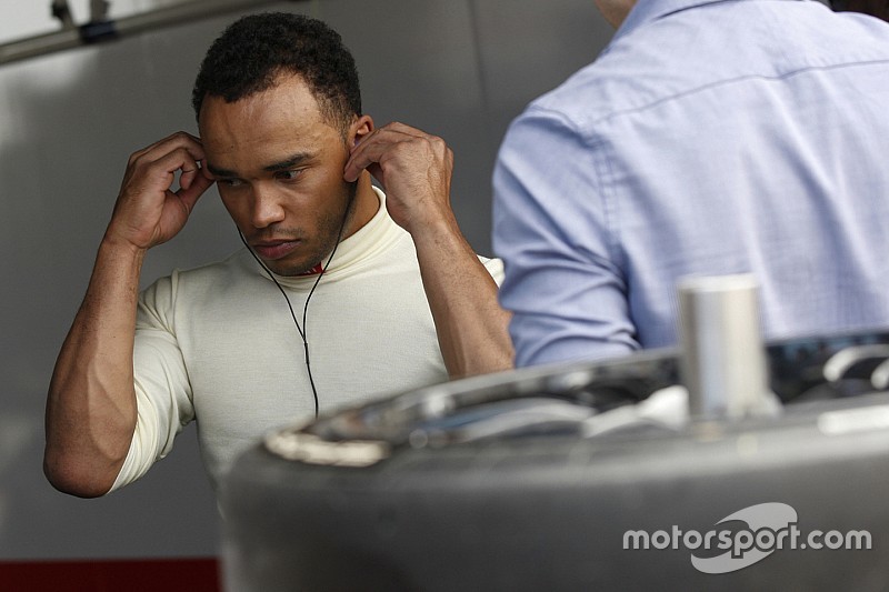 Nicolas Hamilton announces racing return