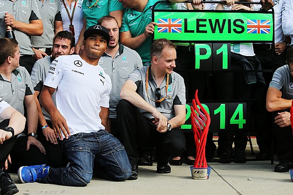 Hamilton testvére visszatér a versenyzéshez